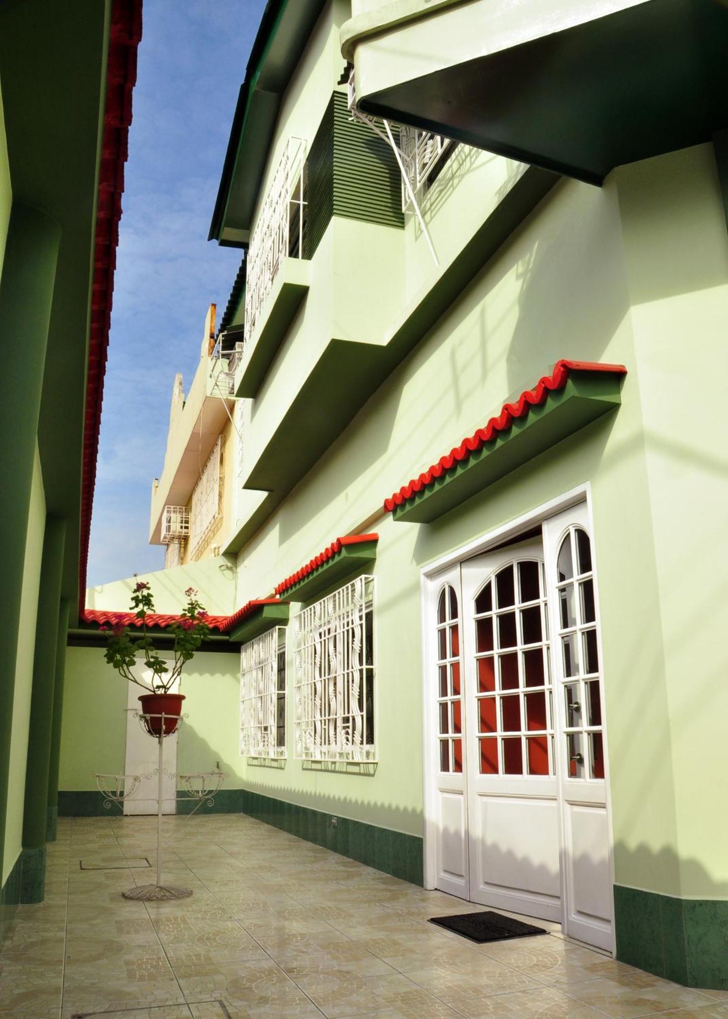 Jeshua 2* Guayaquil